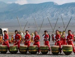 Lantunan Kidung Tengger Iringi Pembukaan Eksotika Bromo Festival